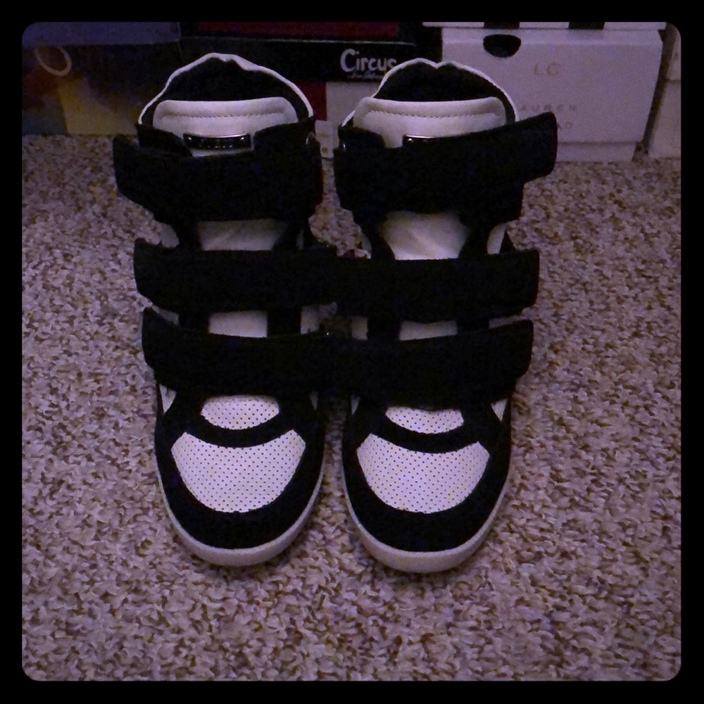 Guess sneaker wedges